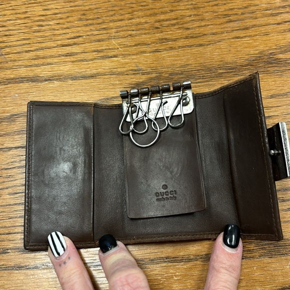 Gucci authentic key case - Picture 5 of 12